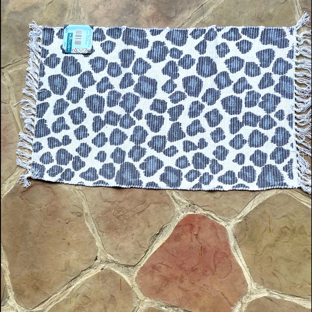 White & Gray Leopard Print Rug - Picture 2 of 5